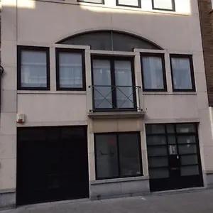 & Leon Bed & Breakfast Oostende